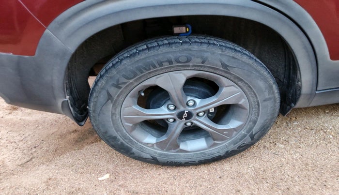 2021 KIA SELTOS HTK PLUS 1.5, Petrol, Manual, 17,101 km, tyre