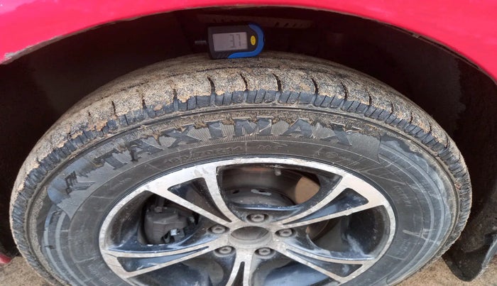 2010 Volkswagen Polo COMFORTLINE 1.2L, Diesel, Manual, 1,19,014 km, tyre