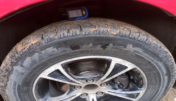 2010 Volkswagen Polo COMFORTLINE 1.2L, Diesel, Manual, 1,19,014 km, tyre