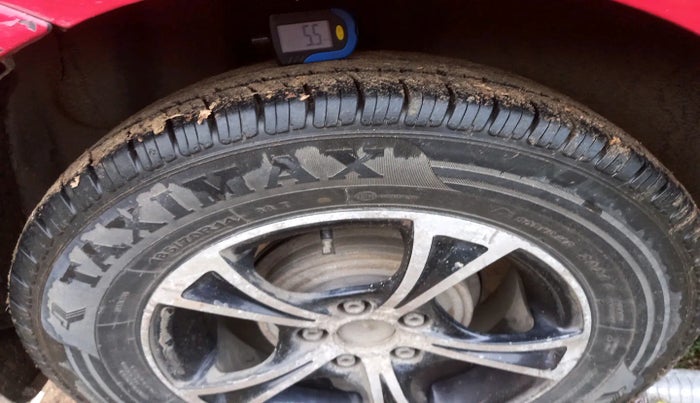 2010 Volkswagen Polo COMFORTLINE 1.2L, Diesel, Manual, 1,19,014 km, tyre