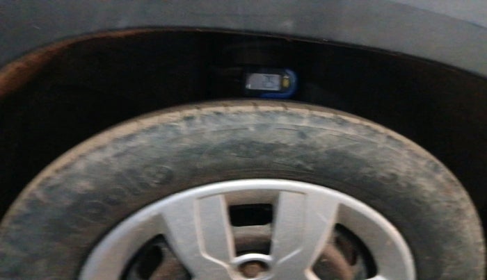 2016 Renault Kwid RXT 1.0 AMT, Petrol, Automatic, 1,09,652 km, tyre