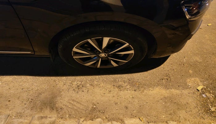 2024 Skoda SLAVIA STYLE 1.5L TSI DSG, Petrol, Automatic, 10,347 km, tyre