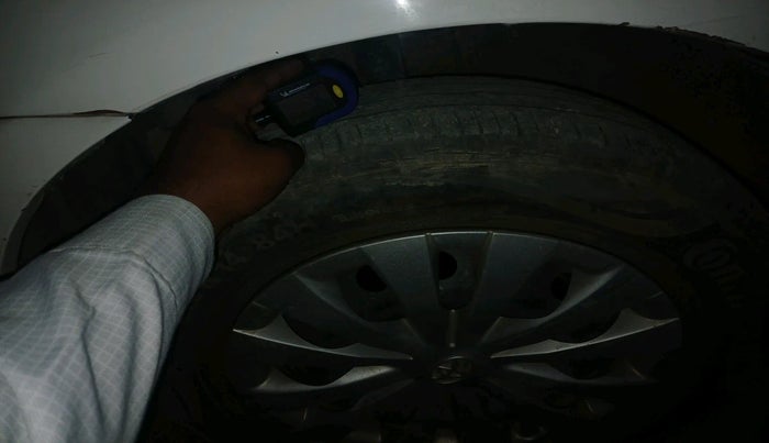 2015 Toyota Etios GD, Diesel, Manual, 2,09,402 km, tyre