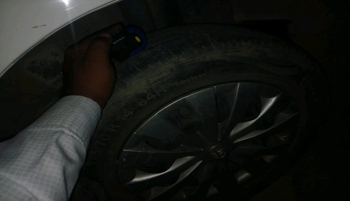 2015 Toyota Etios GD, Diesel, Manual, 2,09,402 km, tyre