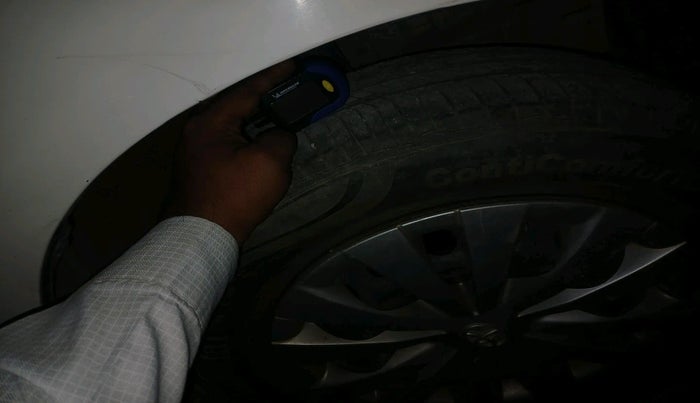 2015 Toyota Etios GD, Diesel, Manual, 2,09,402 km, tyre