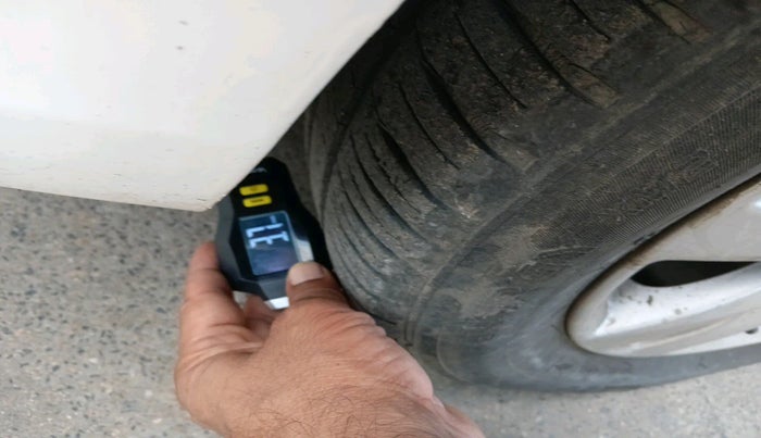 2017 Maruti Ertiga ZDI + SHVS, Diesel, Manual, 92,260 km, tyre