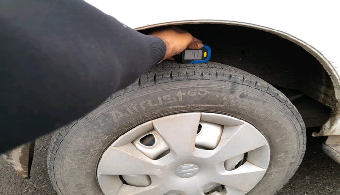 2017 Maruti Eeco 5 STR WITH A/C+HTR, Petrol, Manual, 63,496 km, tyre