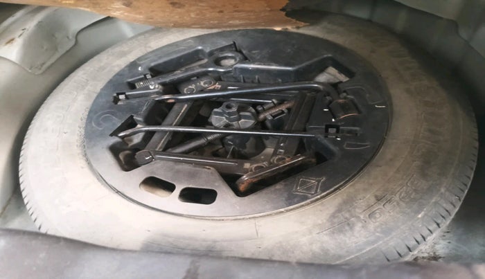 2011 Hyundai i10 SPORTZ 1.2, Petrol, Manual, 8,92,895 km, tyre