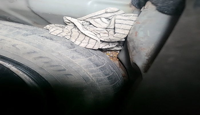 2016 Mahindra Kuv100 K8 6 STR, Petrol, Manual, 54,589 km, tyre