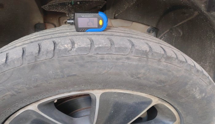 2019 Renault Duster RXS 1.5 PETROL MT, Petrol, Manual, 40,498 km, tyre