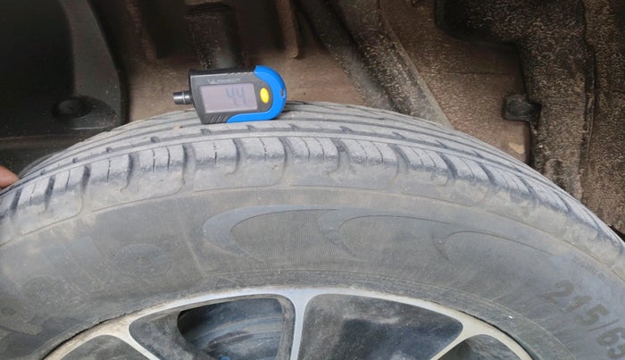 2019 Renault Duster RXS 1.5 PETROL MT, Petrol, Manual, 40,498 km, tyre