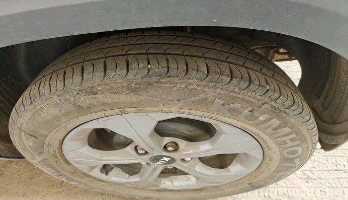 2020 KIA SELTOS HTK PLUS 1.5, Petrol, Manual, 32,922 km, tyre