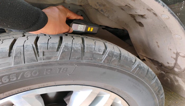 2018 Ford Endeavour TREND 2.2 4X2 AT, Diesel, Automatic, 2,37,612 km, tyre