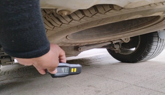 2018 Ford Endeavour TREND 2.2 4X2 AT, Diesel, Automatic, 2,37,612 km, tyre