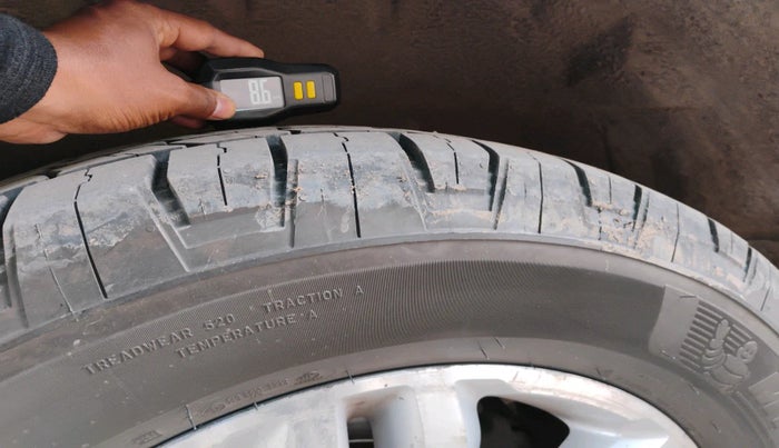 2018 Ford Endeavour TREND 2.2 4X2 AT, Diesel, Automatic, 2,37,612 km, tyre