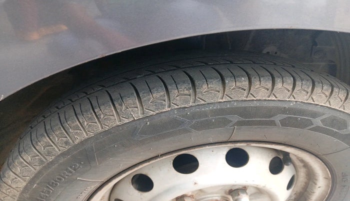 2015 Hyundai Eon D-LITE+, Petrol, Manual, 99,799 km, tyre