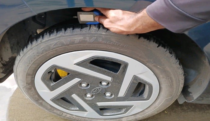 2025 Hyundai GRAND I10 NIOS SPORTZ AMT 1.2 KAPPA VTVT, Petrol, Automatic, 3,135 km, tyre