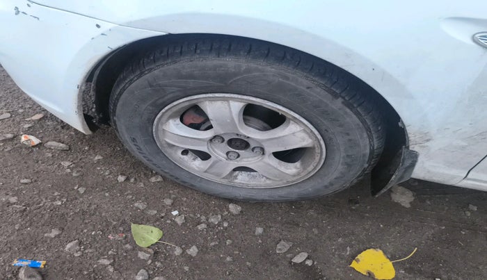 2010 Hyundai Verna VGT CRDI SX ABS, Diesel, Manual, 1,02,272 km, tyre