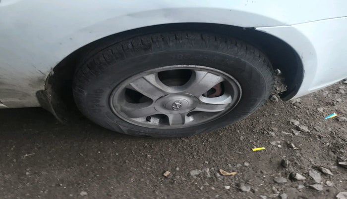 2010 Hyundai Verna VGT CRDI SX ABS, Diesel, Manual, 1,02,272 km, tyre