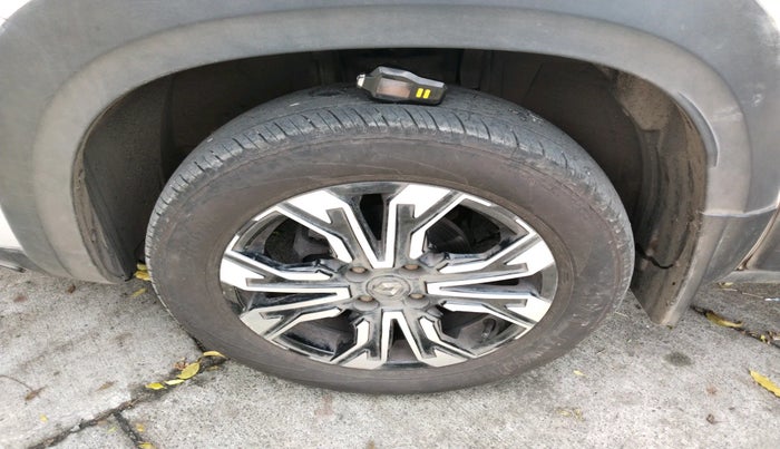 2022 Renault Kiger RXZ AMT DUAL TONE, Petrol, Automatic, 29,374 km, tyre