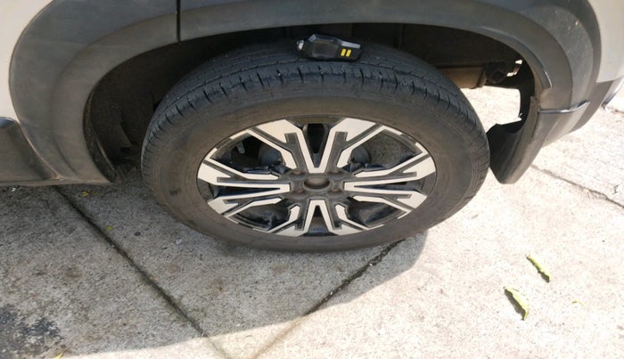 2022 Renault Kiger RXZ AMT DUAL TONE, Petrol, Automatic, 29,374 km, tyre