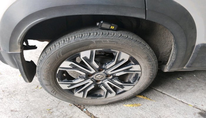 2022 Renault Kiger RXZ AMT DUAL TONE, Petrol, Automatic, 29,374 km, tyre