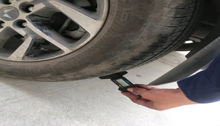 2025 Mahindra XUV 3XO AX5 1.2 L TCMPFI AT, Petrol, Automatic, 4,781 km, tyre