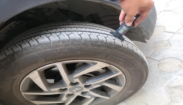 2025 Mahindra XUV 3XO AX5 1.2 L TCMPFI AT, Petrol, Automatic, 4,781 km, tyre