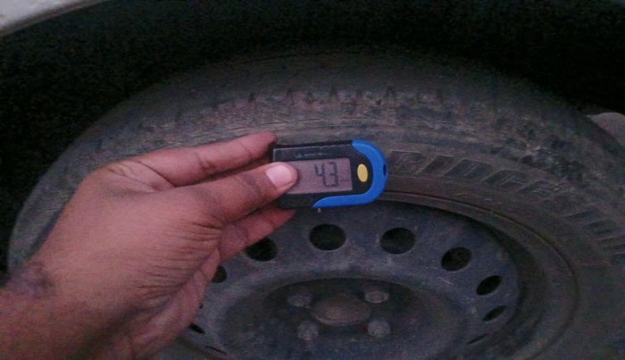 2014 Toyota Etios G, Petrol, Manual, 86,150 km, tyre