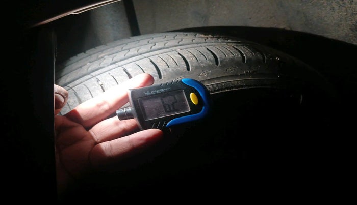 2014 Toyota Etios G, Petrol, Manual, 86,150 km, tyre