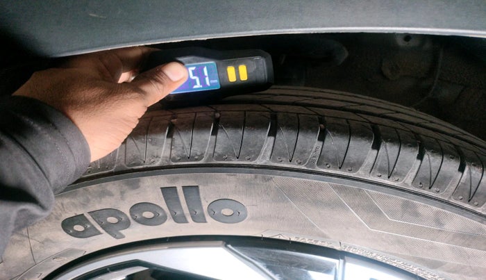 2024 KIA SONET HTK (O) 1.2 Petrol MT, Petrol, Manual, 15,998 km, tyre