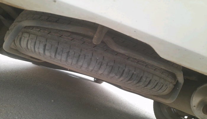 2020 Maruti Ertiga VXI SHVS, Petrol, Manual, 39,507 km, tyre