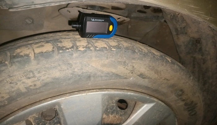 2015 Honda Mobilio 1.5L I-DTEC S, Diesel, Manual, 1,18,541 km, tyre