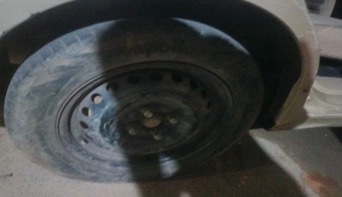 2015 Honda Mobilio 1.5L I-DTEC S, Diesel, Manual, 1,18,541 km, tyre