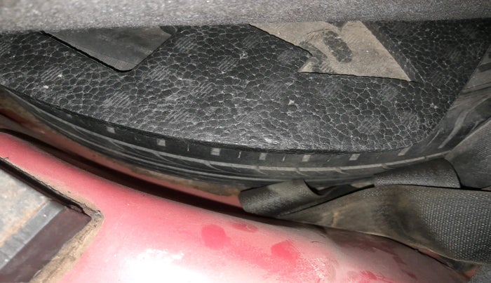 2010 Chevrolet Beat LT PETROL, Petrol, Manual, 1,72,539 km, tyre