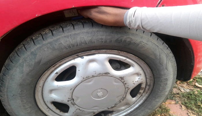 2010 Chevrolet Beat LT PETROL, Petrol, Manual, 1,72,539 km, tyre