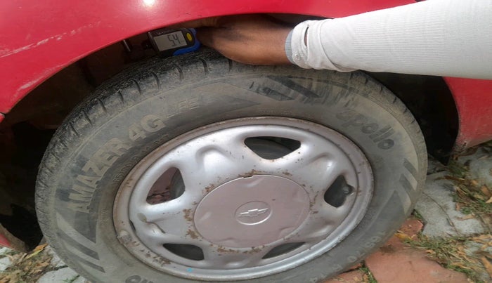 2010 Chevrolet Beat LT PETROL, Petrol, Manual, 1,72,539 km, tyre