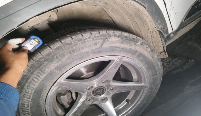 2019 Hyundai VENUE S 1.2, Petrol, Manual, 1,47,675 km, tyre