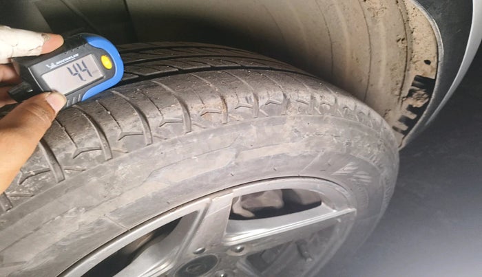 2019 Hyundai VENUE S 1.2, Petrol, Manual, 1,47,675 km, tyre