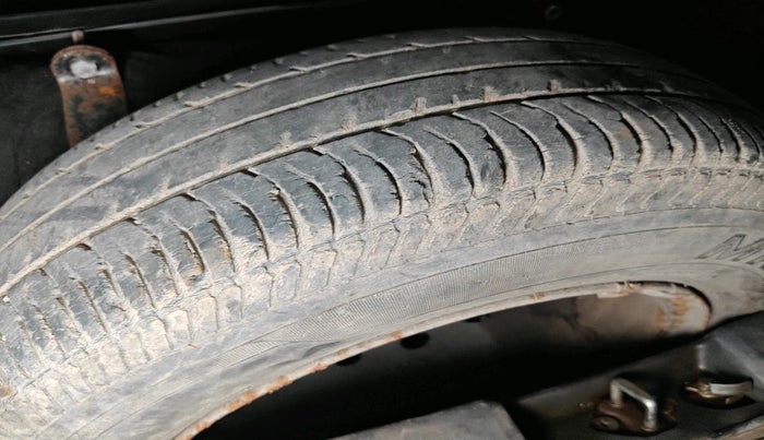 2010 Maruti Swift VXI, Petrol, Manual, 86,566 km, tyre