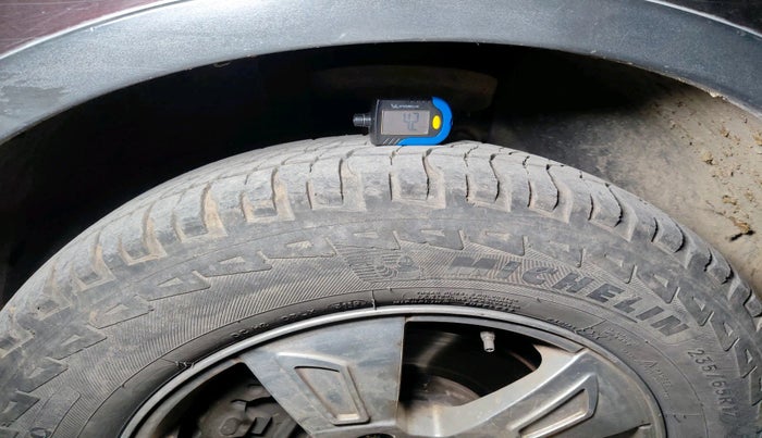 2014 Mahindra XUV500 W8, Diesel, Manual, 1,93,762 km, tyre