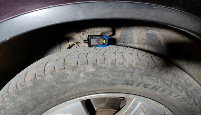 2014 Mahindra XUV500 W8, Diesel, Manual, 1,93,762 km, tyre