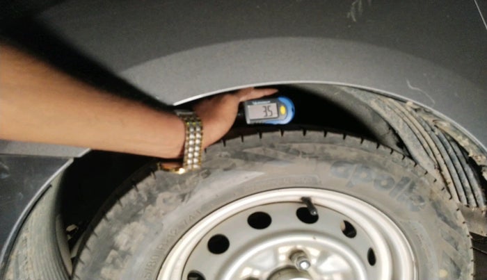 2013 Hyundai Eon ERA +, Petrol, Manual, 43,131 km, tyre