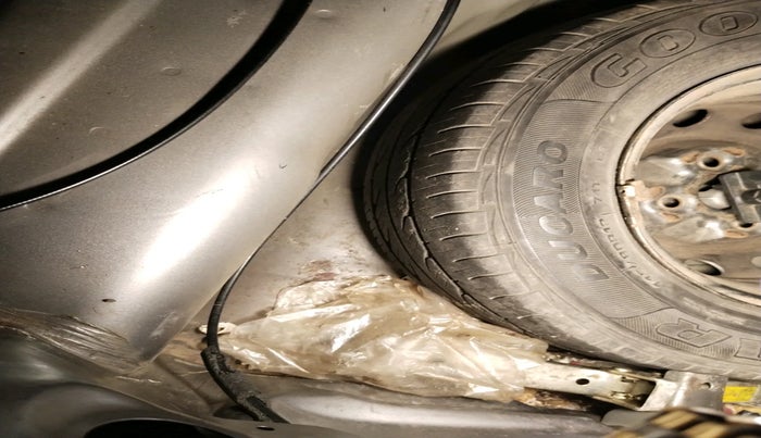 2013 Hyundai Eon ERA +, Petrol, Manual, 43,131 km, tyre