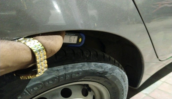 2013 Hyundai Eon ERA +, Petrol, Manual, 43,131 km, tyre