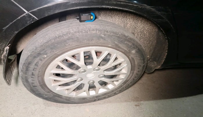 2011 Skoda Fabia AMBIENTE 1.2 MPI, Petrol, Manual, 1,11,279 km, tyre