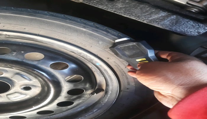 2011 Maruti Wagon R 1.0 VXI, Petrol, Manual, 69,663 km, tyre