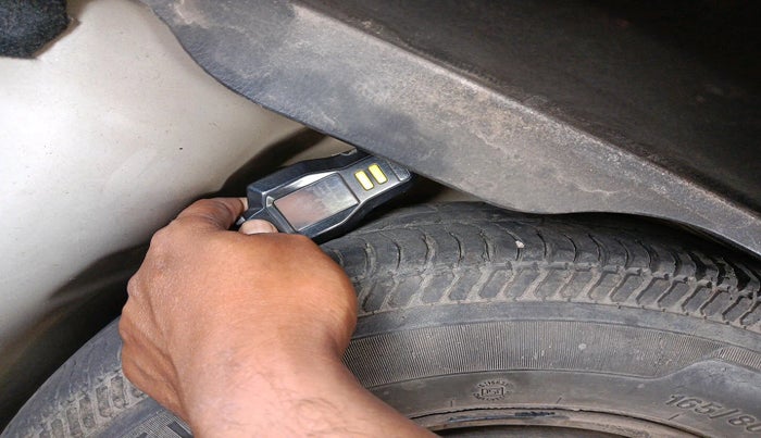 2013 Maruti Swift Dzire VXI, Petrol, Manual, 59,277 km, tyre