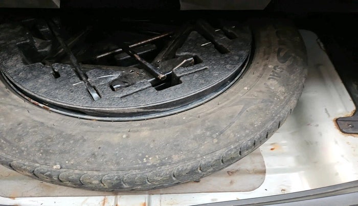 2017 Hyundai Creta E PLUS 1.6 PETROL, Petrol, Manual, 83,643 km, tyre