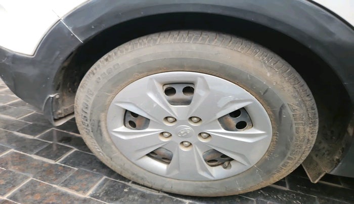 2017 Hyundai Creta E PLUS 1.6 PETROL, Petrol, Manual, 83,643 km, tyre